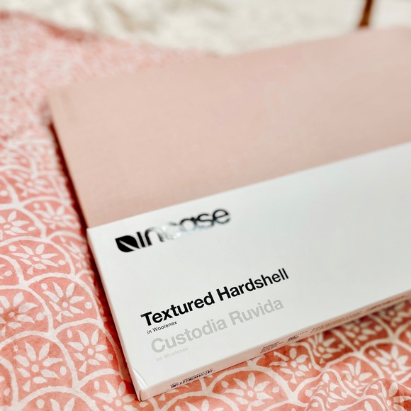 🦢 15 Inch MacBook Pro Laptop Hardshell Woolenex Textured Case | Pink Salt - Picture 3 of 8